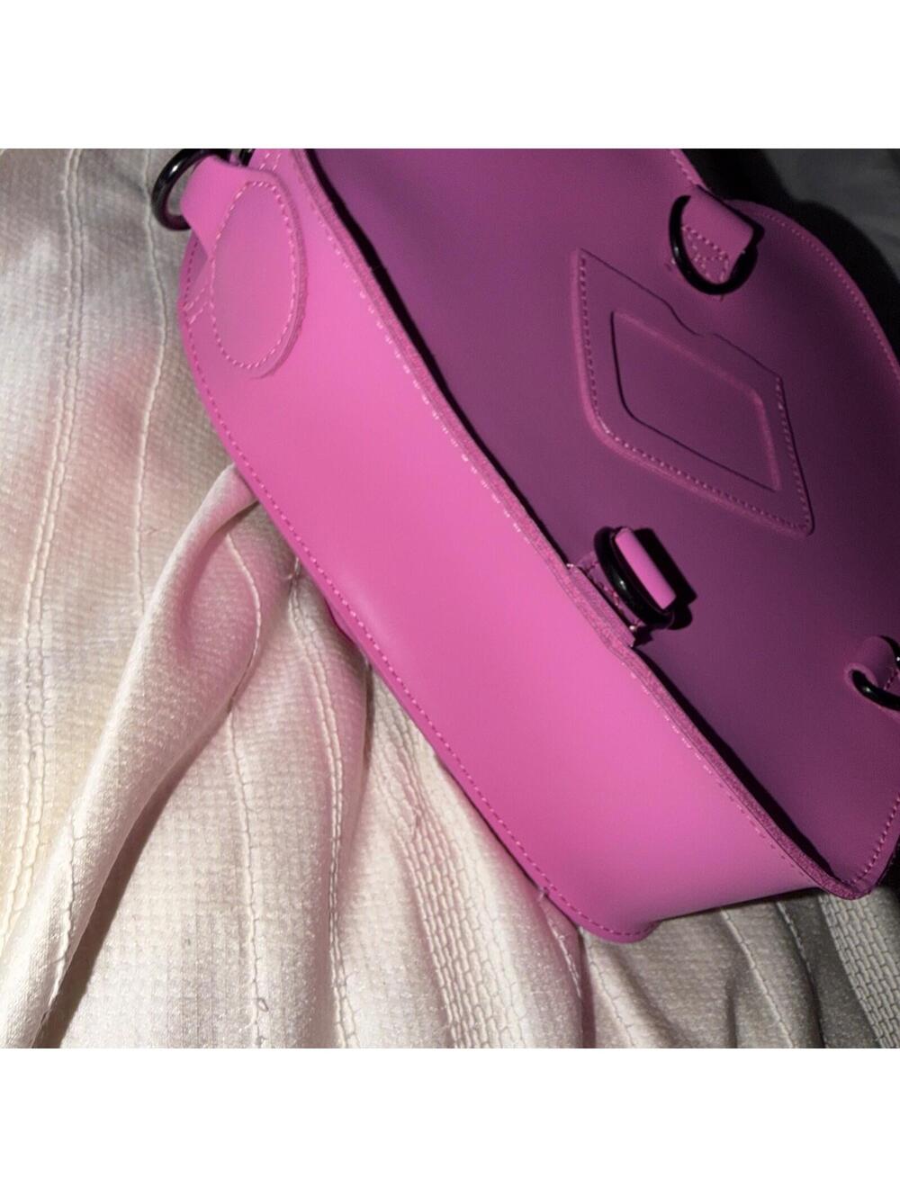 Rare Dr. Martens Heart Shaped Bag Backpack Crossbody Thrift Pink Kiev Leather - Picture 6 of 9